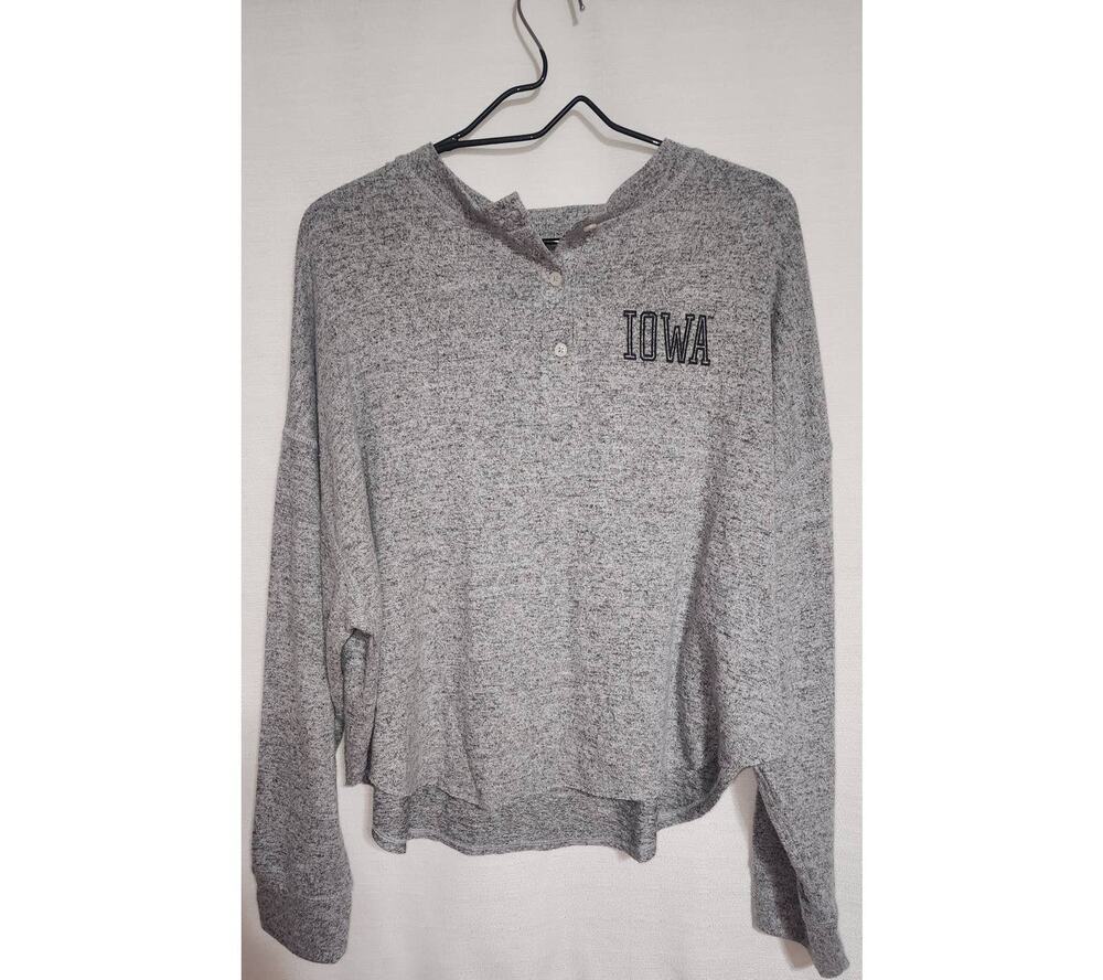 tailgate Iowa sweater gray large women's extra large